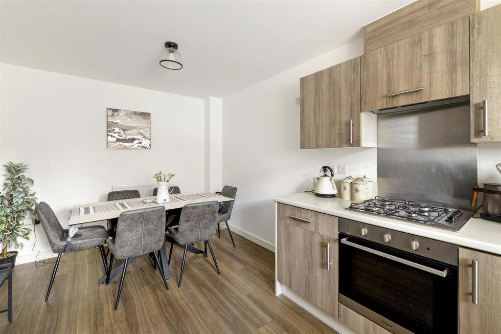 House in Tonbridge and Malling, West Malling - More