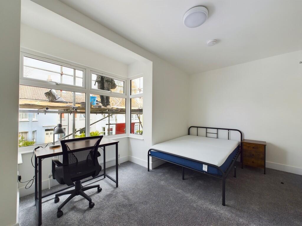 Apartment in Worthing, Broadwater - View 3