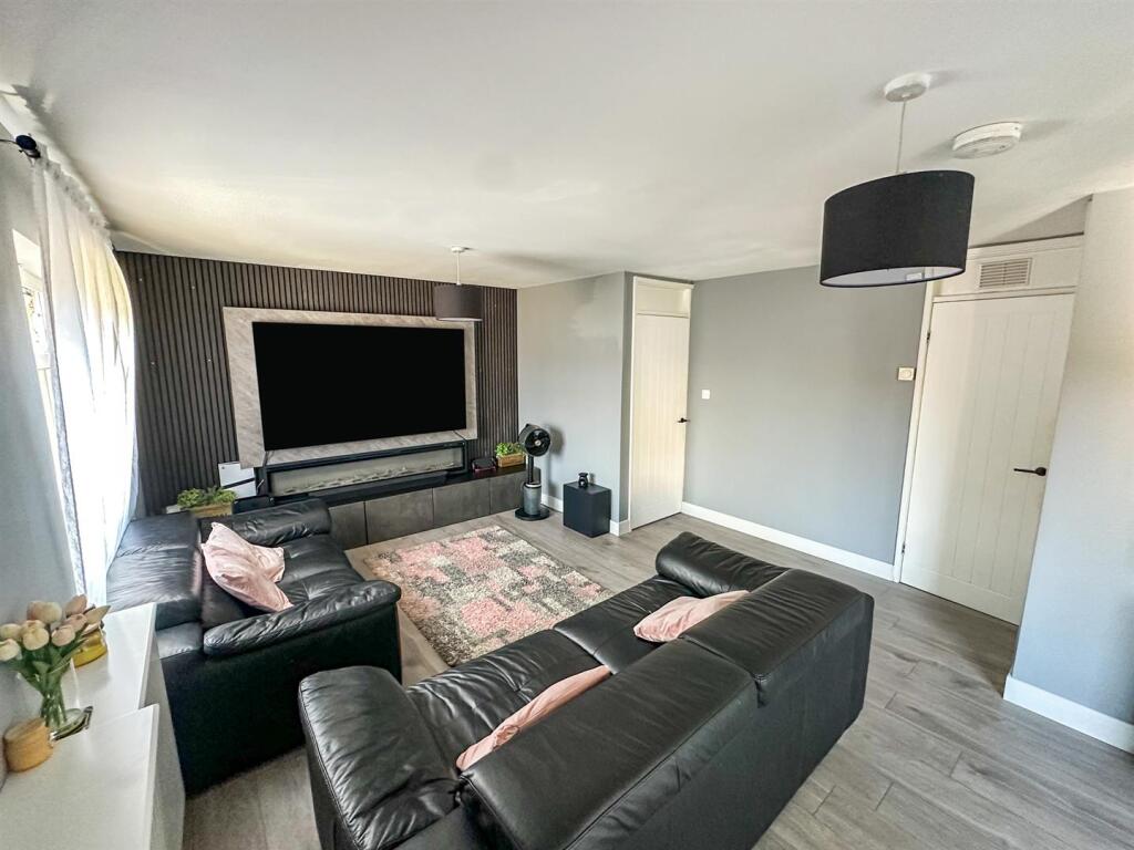 Apartment in Northampton, North Northamptonshire - More