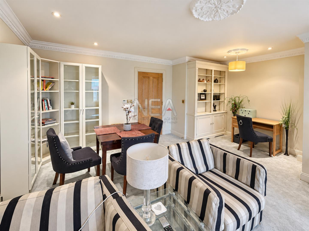 Apartment in Reading - View 5