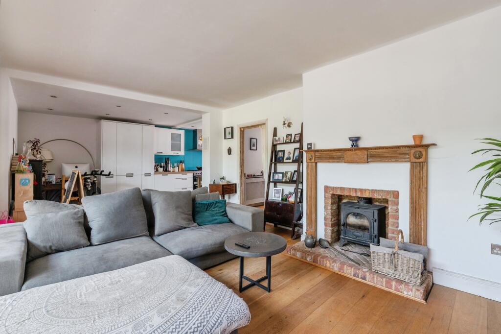 Rosemead Gardens, Brentwood, CM13 photo 3