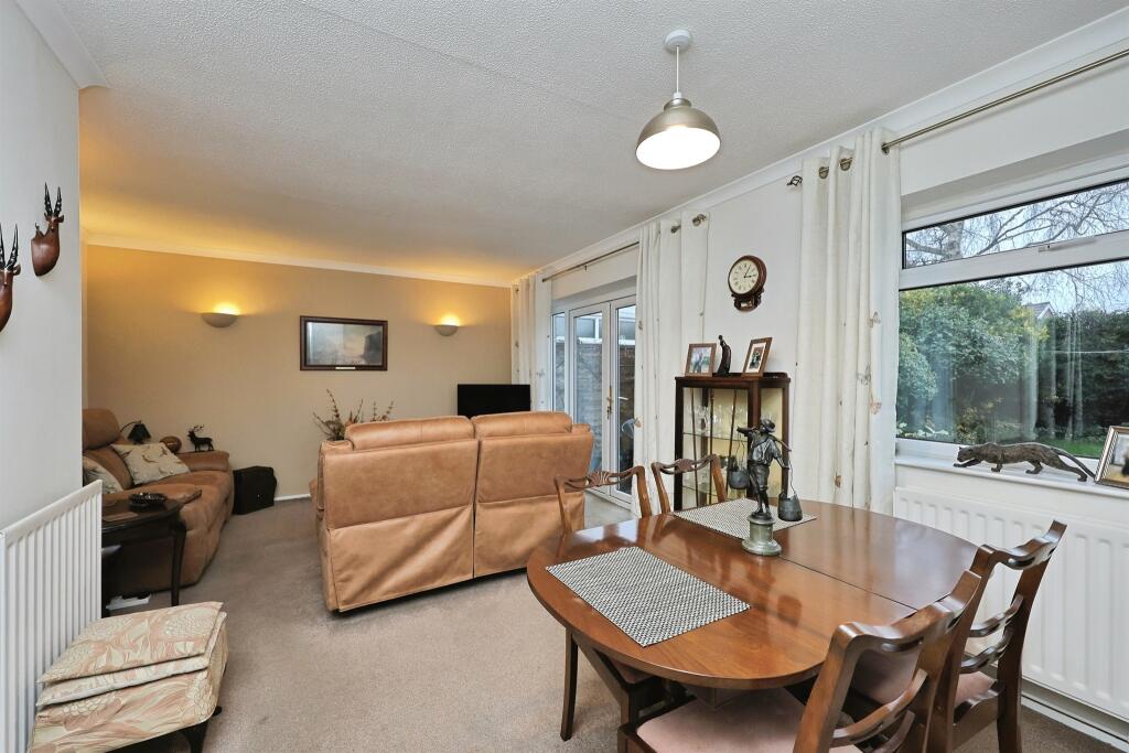 Blithemeadow Drive, Norwich photo 4