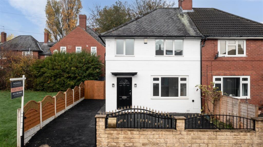 Main image of property: Lea Farm Grove, Kirkstall, Leeds