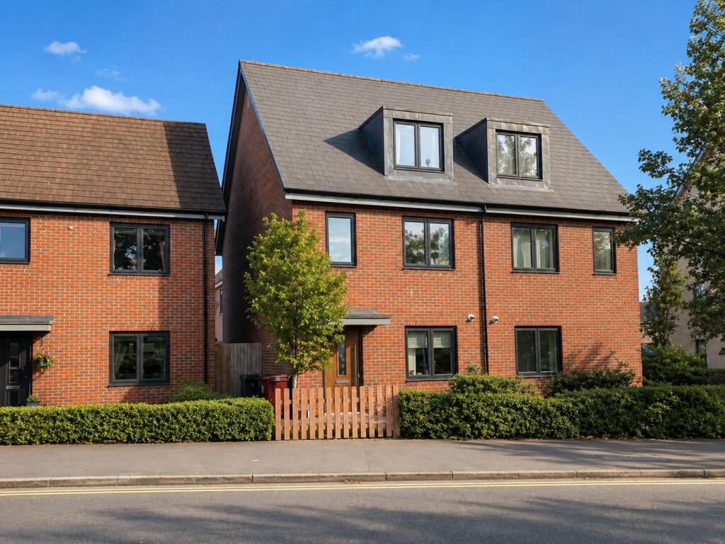Main image of property: Imperial Way, Reading, Berkshire