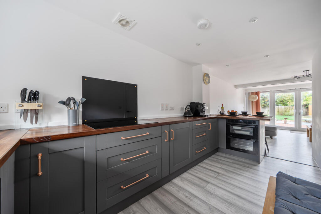 House in West Oxfordshire, Carterton - View 5