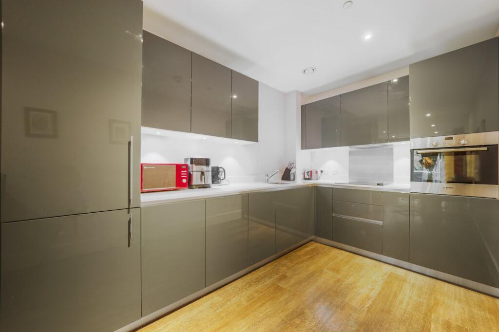 Apartment in London - More