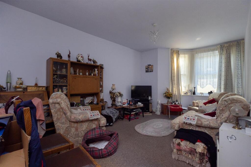 Apartment in St Leonards-on-Sea, Silverhill - View 3