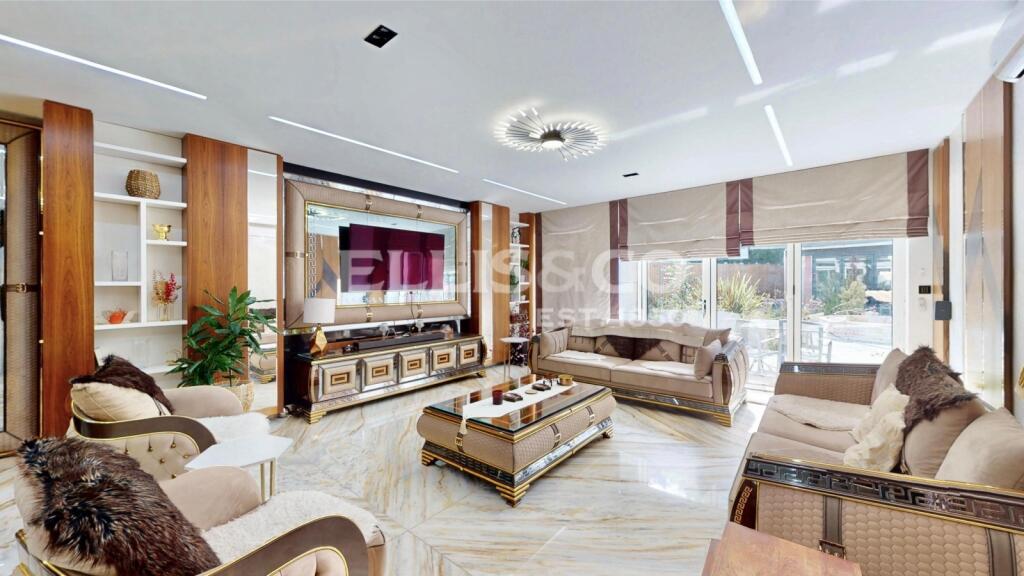 House in Southall - View 4