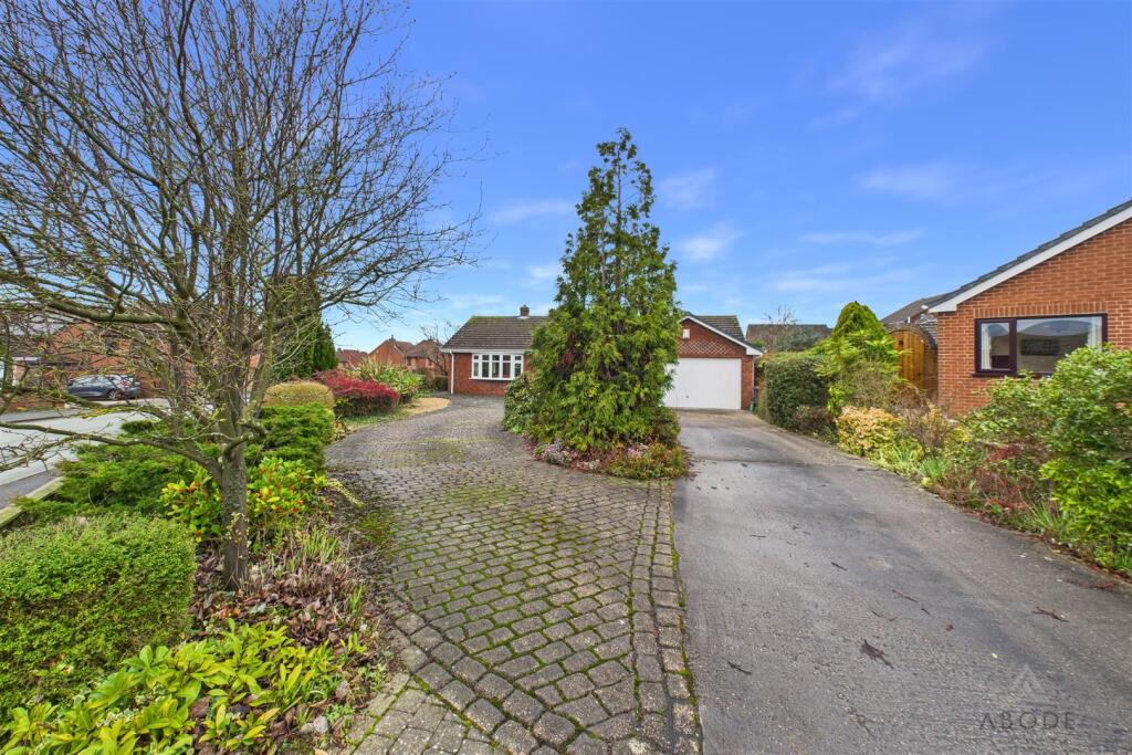 Britannia Drive, Stretton, Burton-On-Trent photo 2
