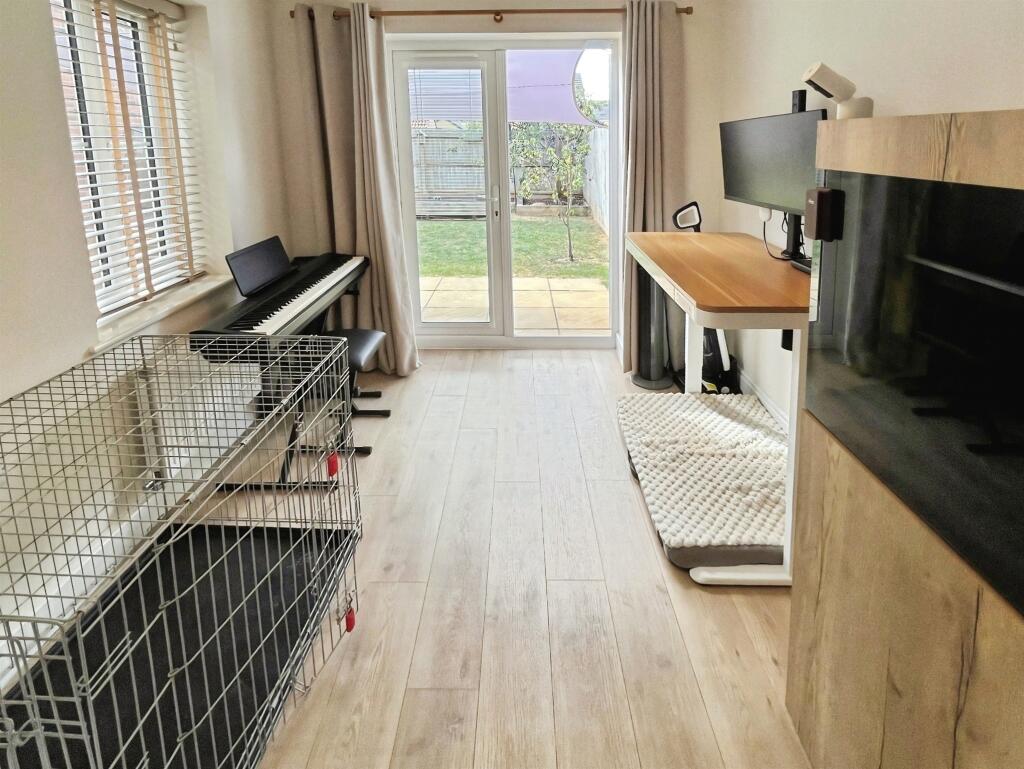House in South Holland, Crowland - View 5