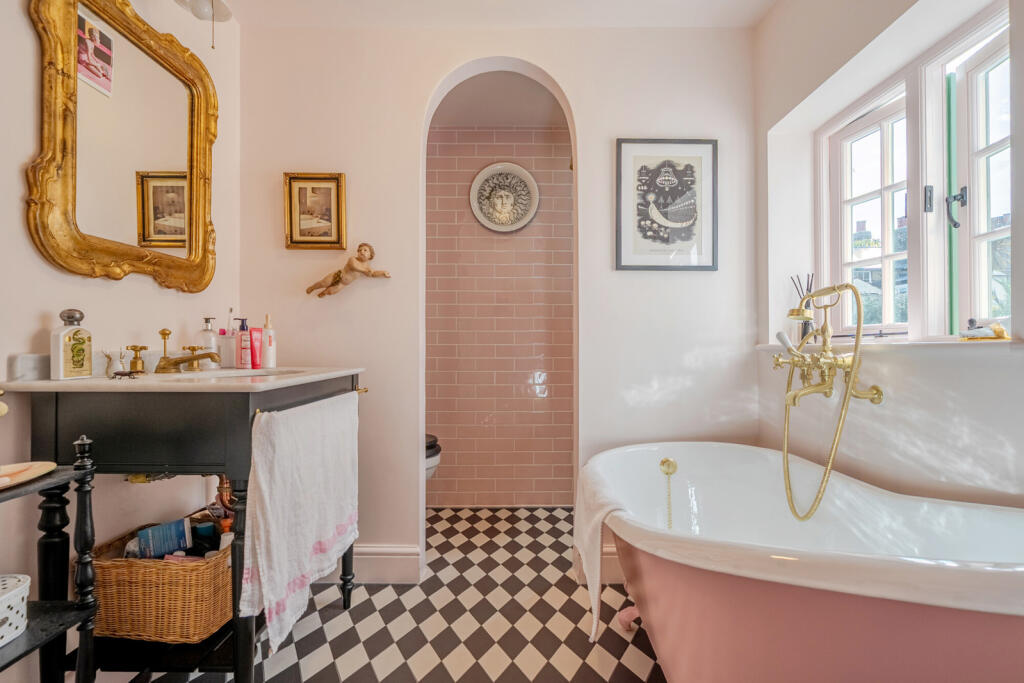 House in London, Greenwich Town Centre, East Greenwich - More