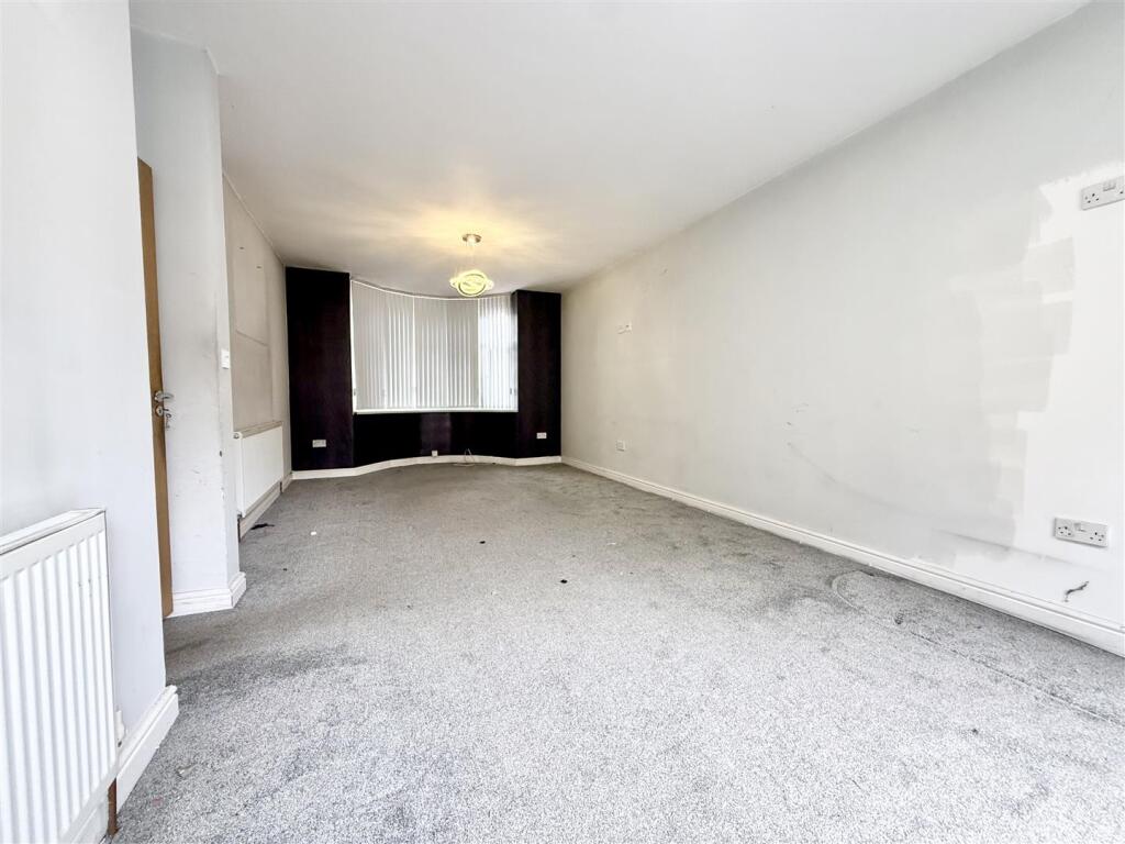 Barrs Road, Cradley Heath photo 5
