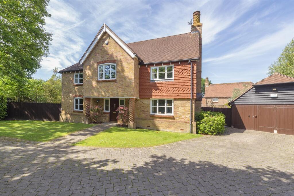 Main image of property: Redwell Grove, Kings Hill, ME19 4BU