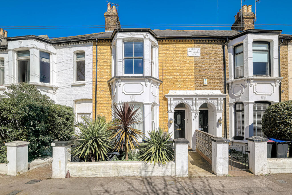 Main image of property: Avenue Road, Westcliff-on-sea, SS0