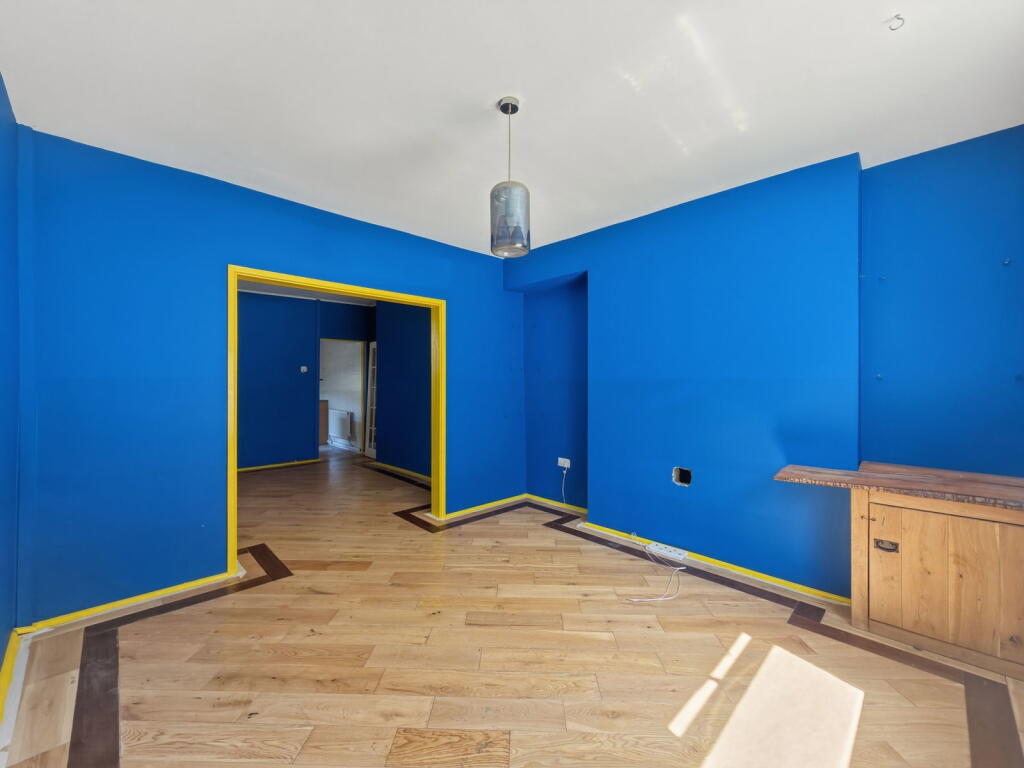 House in Newport - View 4