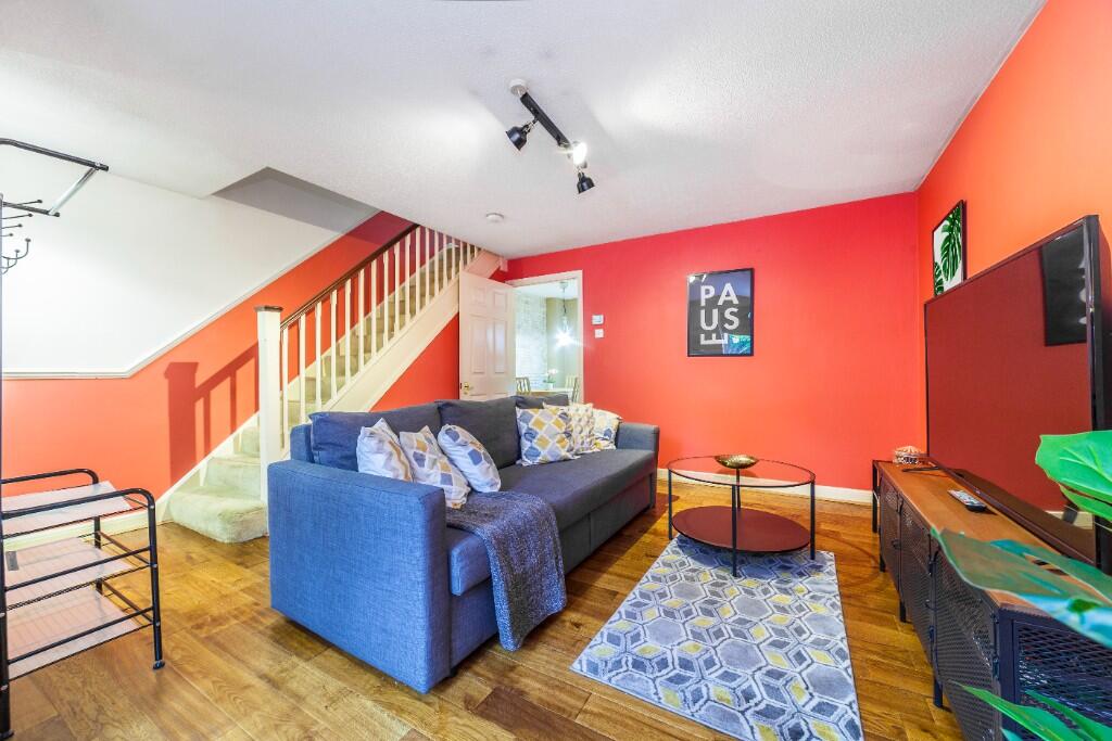 Main image of property: Dingle Gardens, London, E14