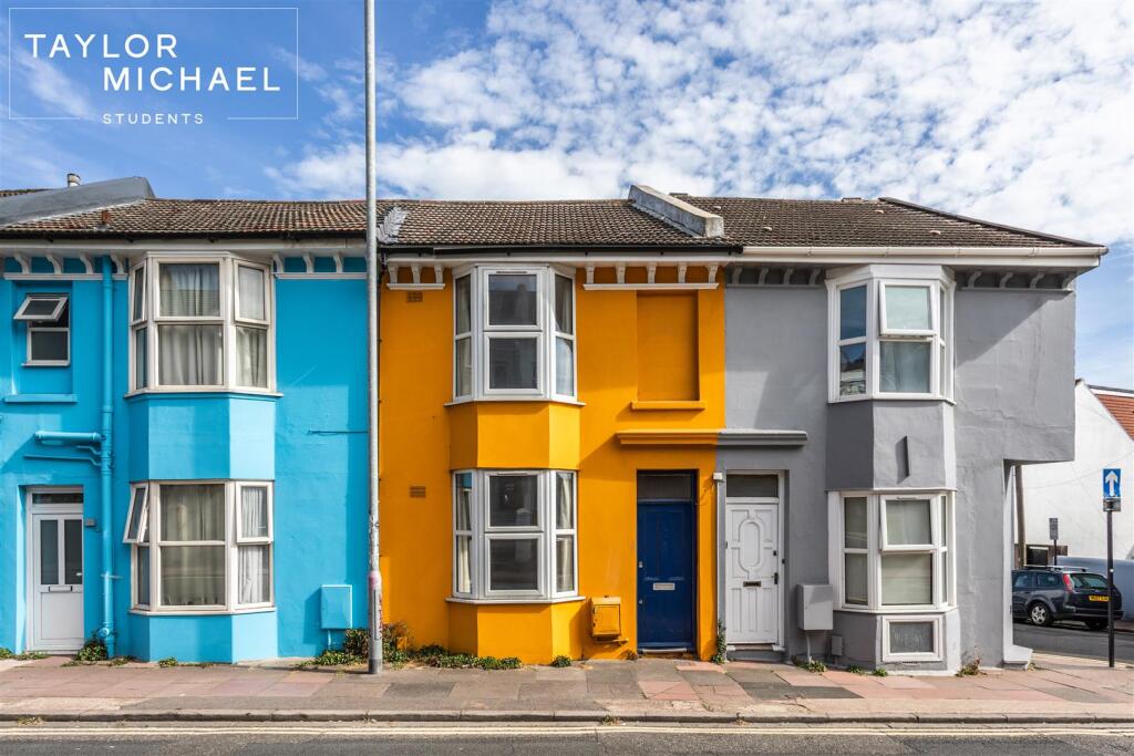 4 bedroom terraced house for rent