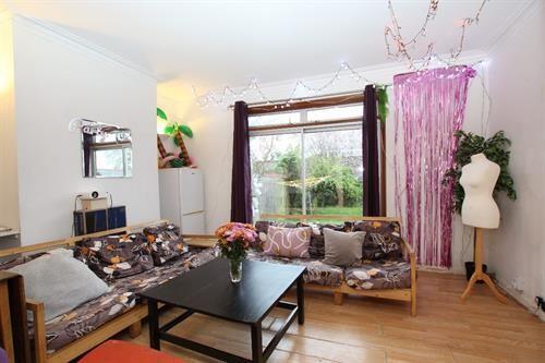 Main image of property: Kingston Road, Surbiton, Kingston upon Thames, KT1