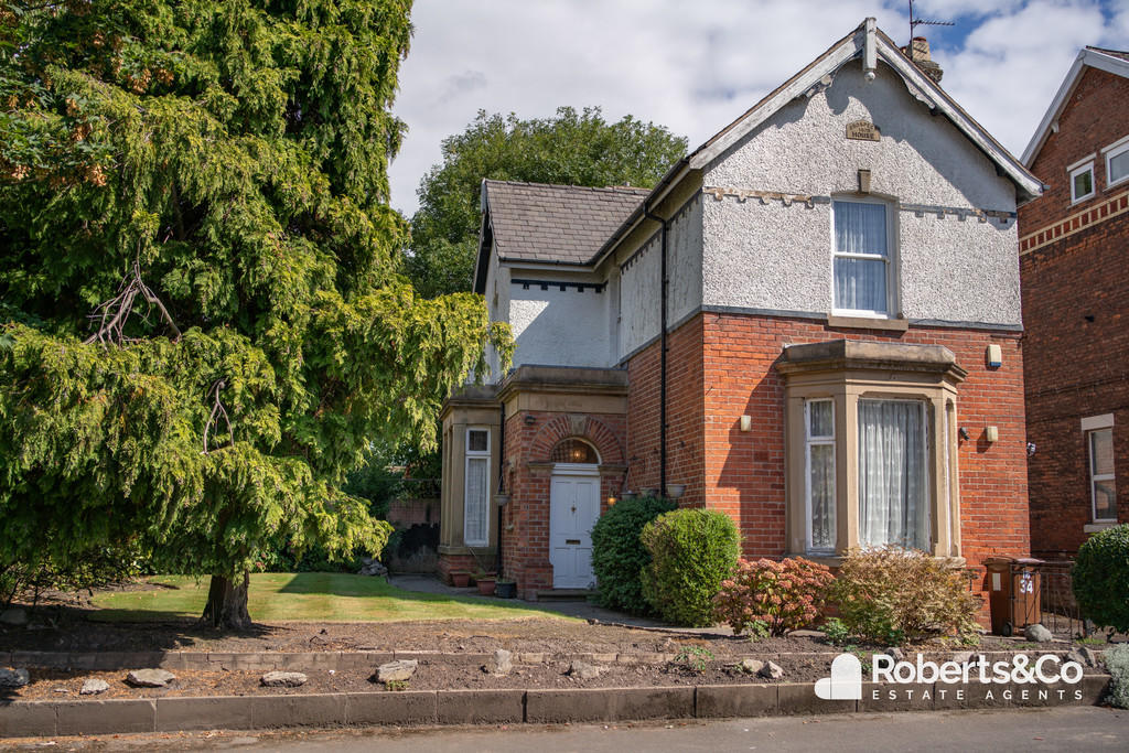 4-bed detached on Prospect Place, Ashton-On-Ribble, £325,000