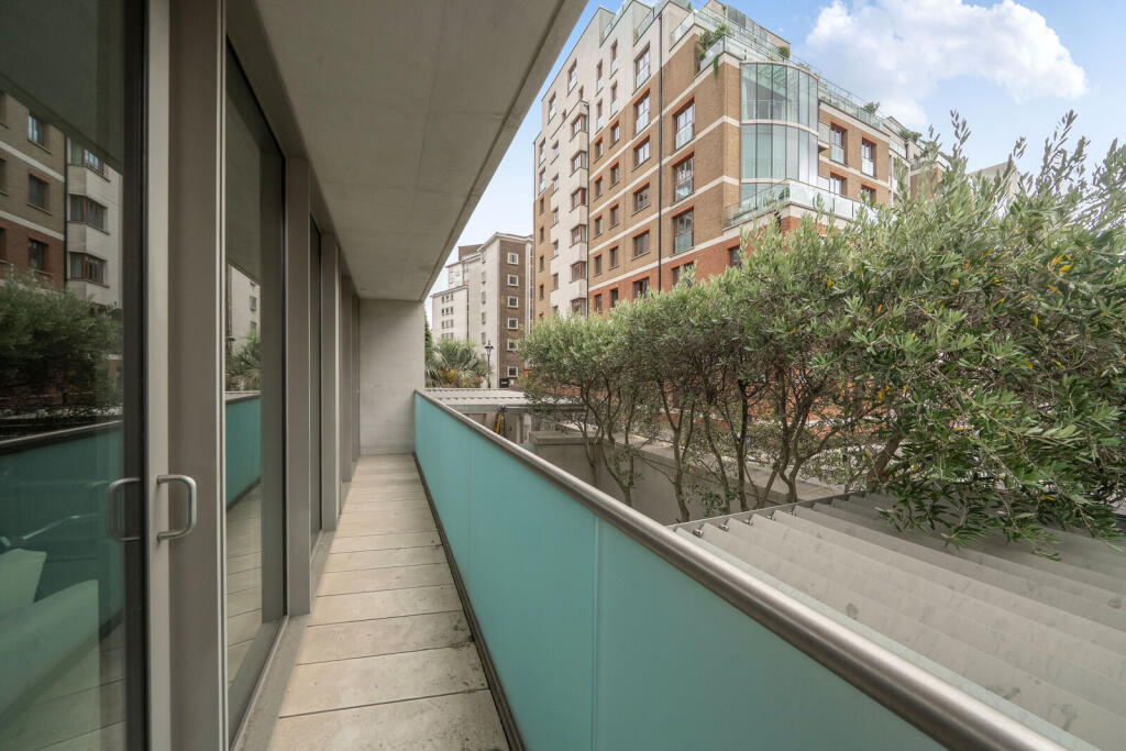 Apartment in London - More
