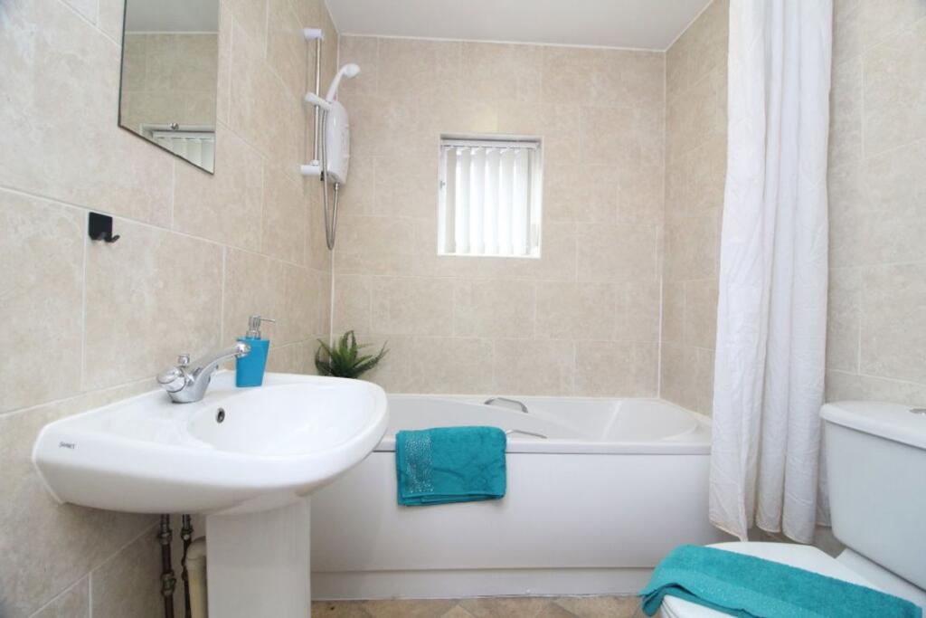 Apartment in Sheffield, South Yorkshire - View 4
