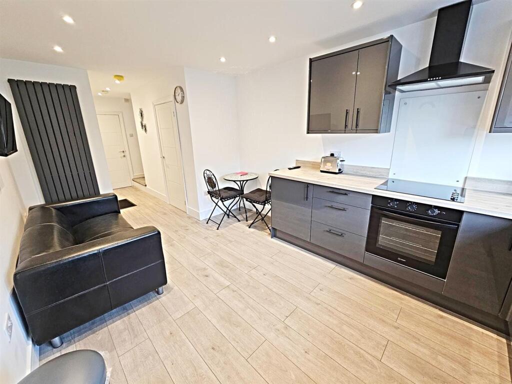 Main image of property: Commercial Street, Beddau, Pontypridd