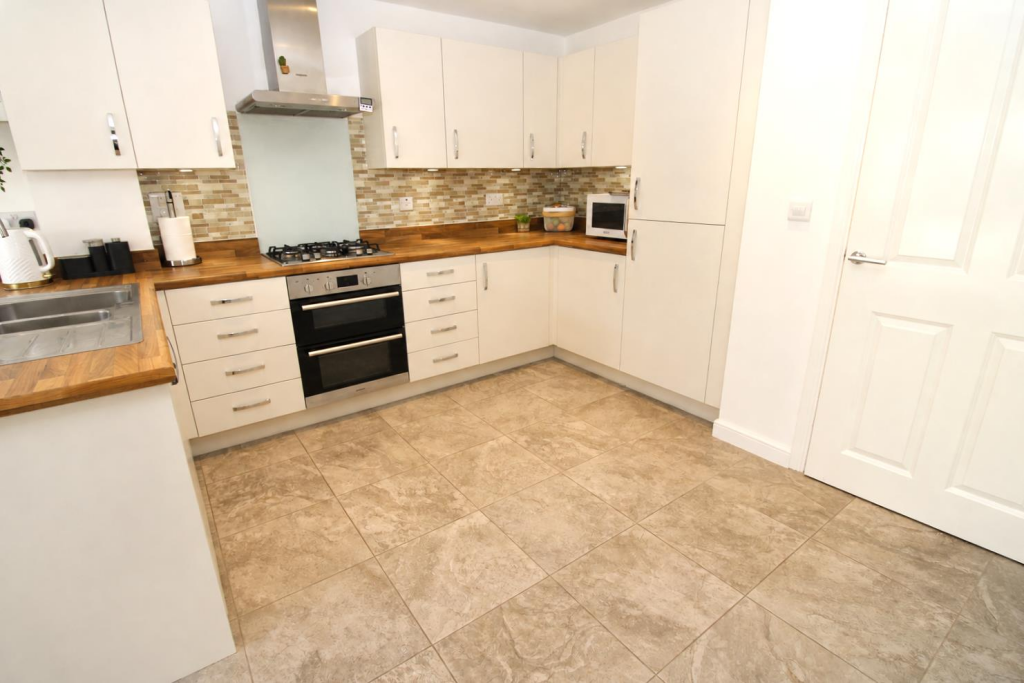 Beaton Avenue, Wick, Littlehampton photo 5
