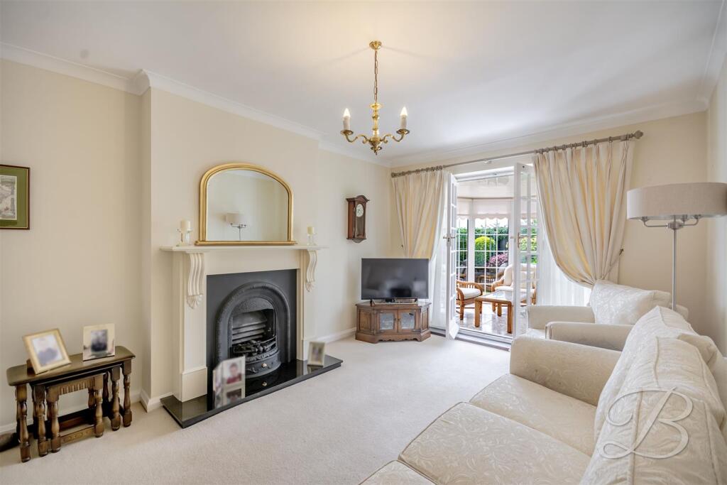House in Mansfield, Nottinghamshire - View 2