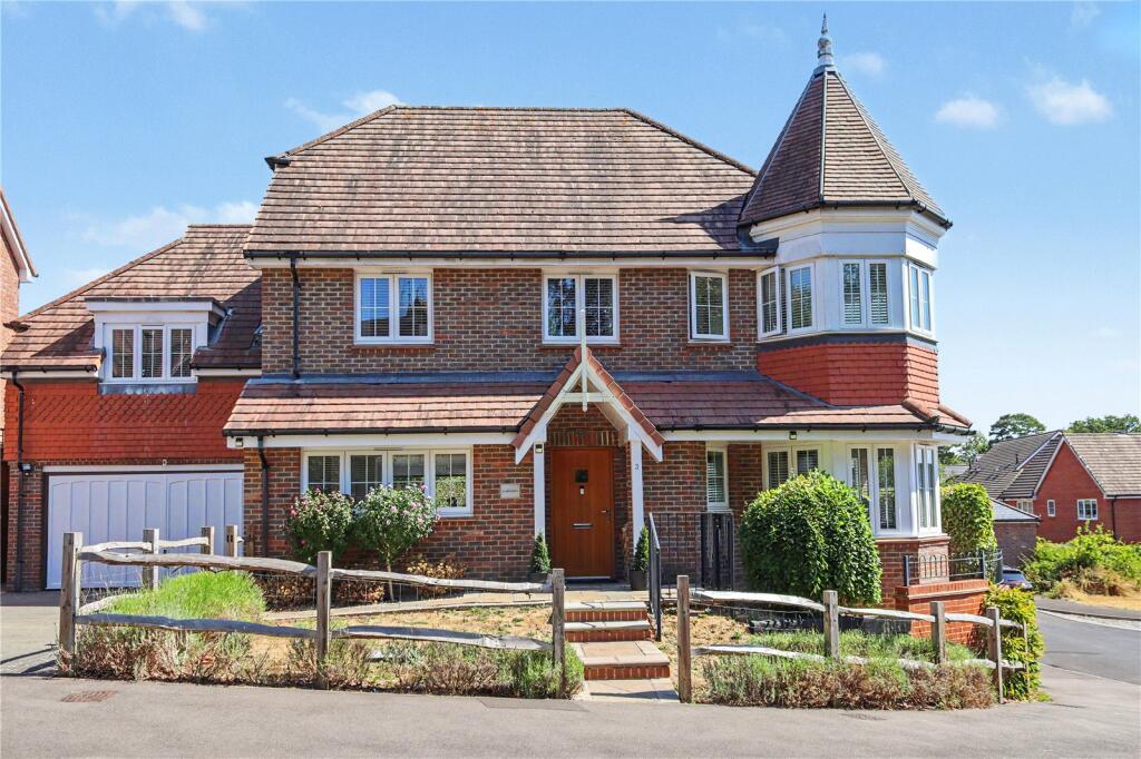 House in Haywards Heath, Upper Bolnore