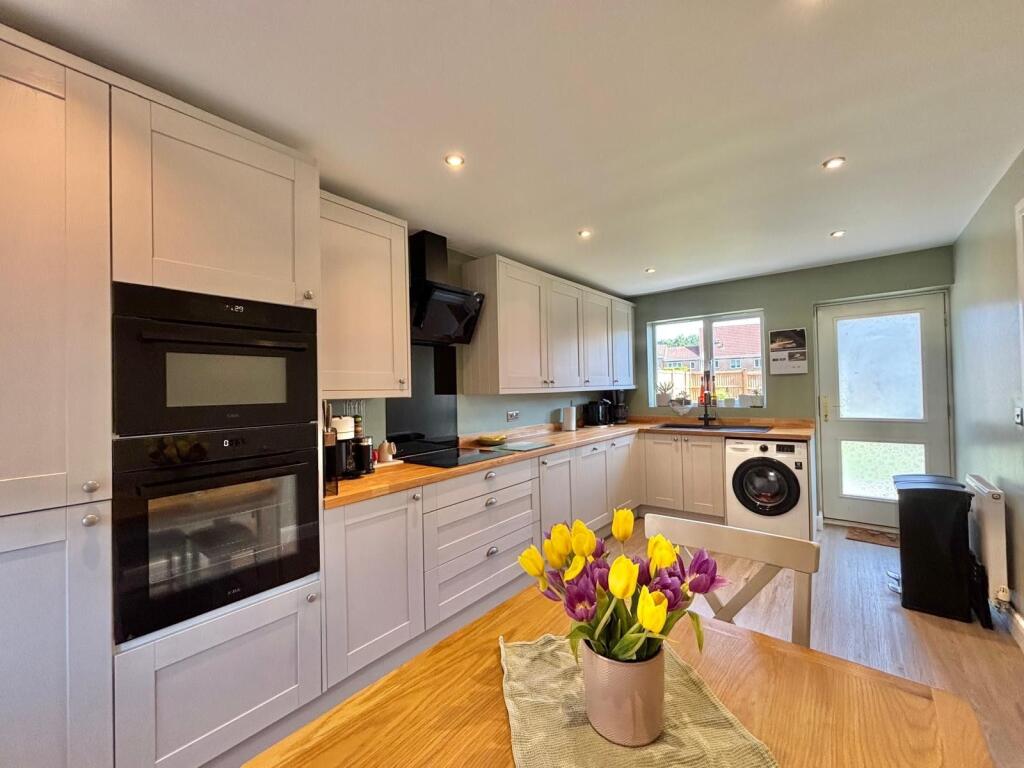 House in Mansfield, Nottinghamshire - View 2