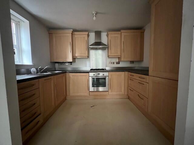 Apartment 5, Parkgate Court, Wilderspool Causeway, Warrington, Cheshire WA4 6LA photo 3