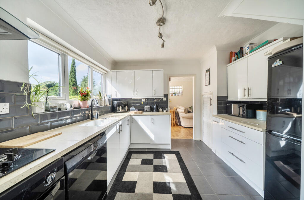 House in Southampton, Bassett Green - View 5