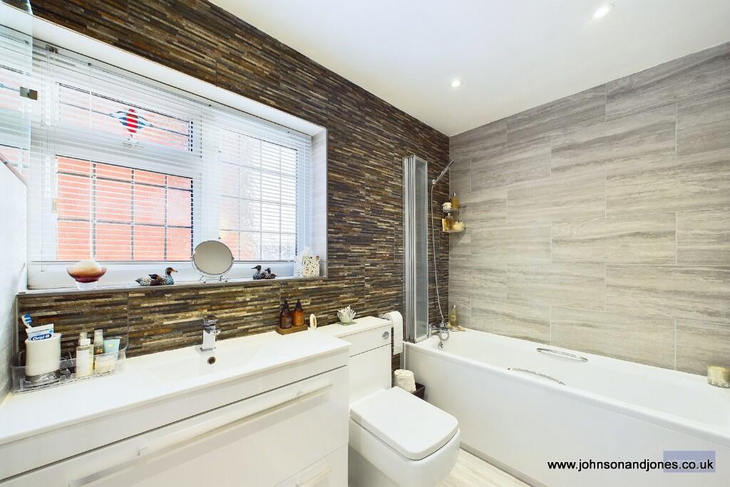 Malus Drive, Rowtown, Surrey, KT15 photo 3