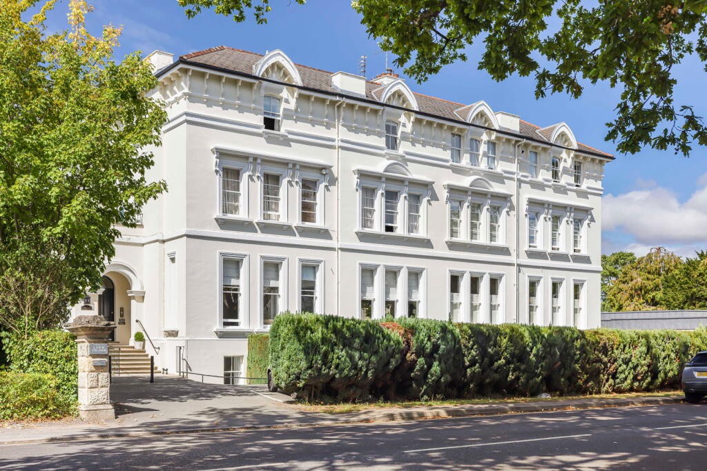 Main image of property: The Park, Cheltenham, GL50 2SG