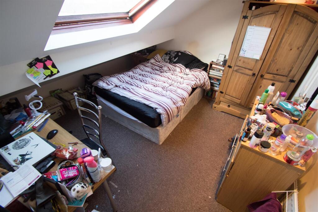 House in Leeds - View 5