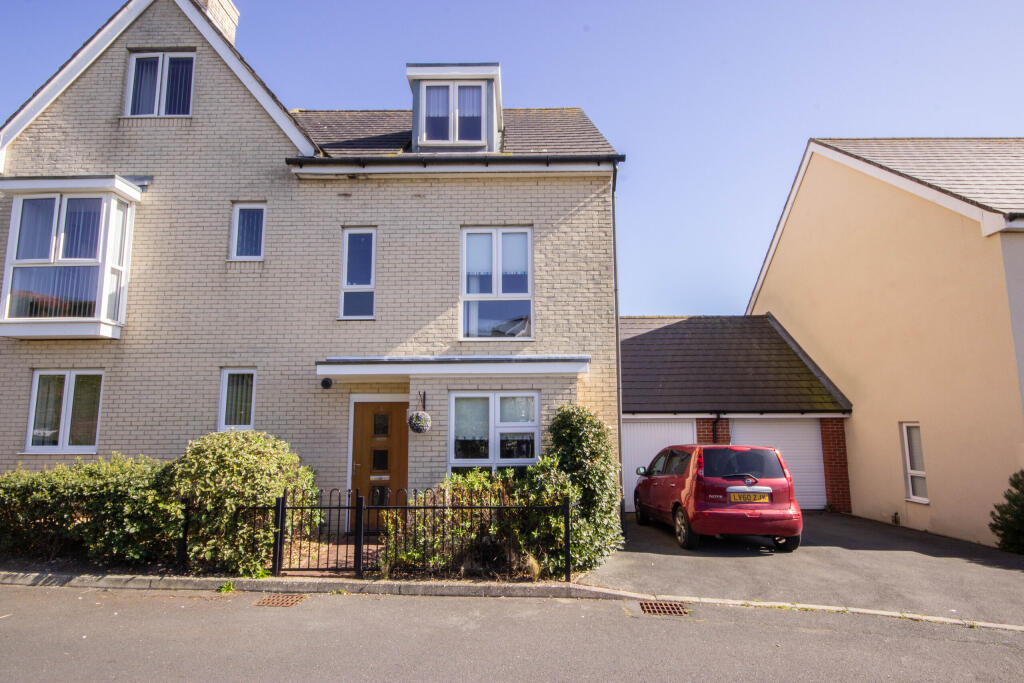 4-bed semi-detached on Black Knight Close, East Cowes, Isle of Wight, £340,000
