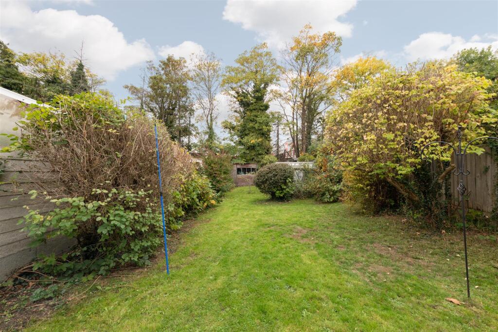 House in London - View 2