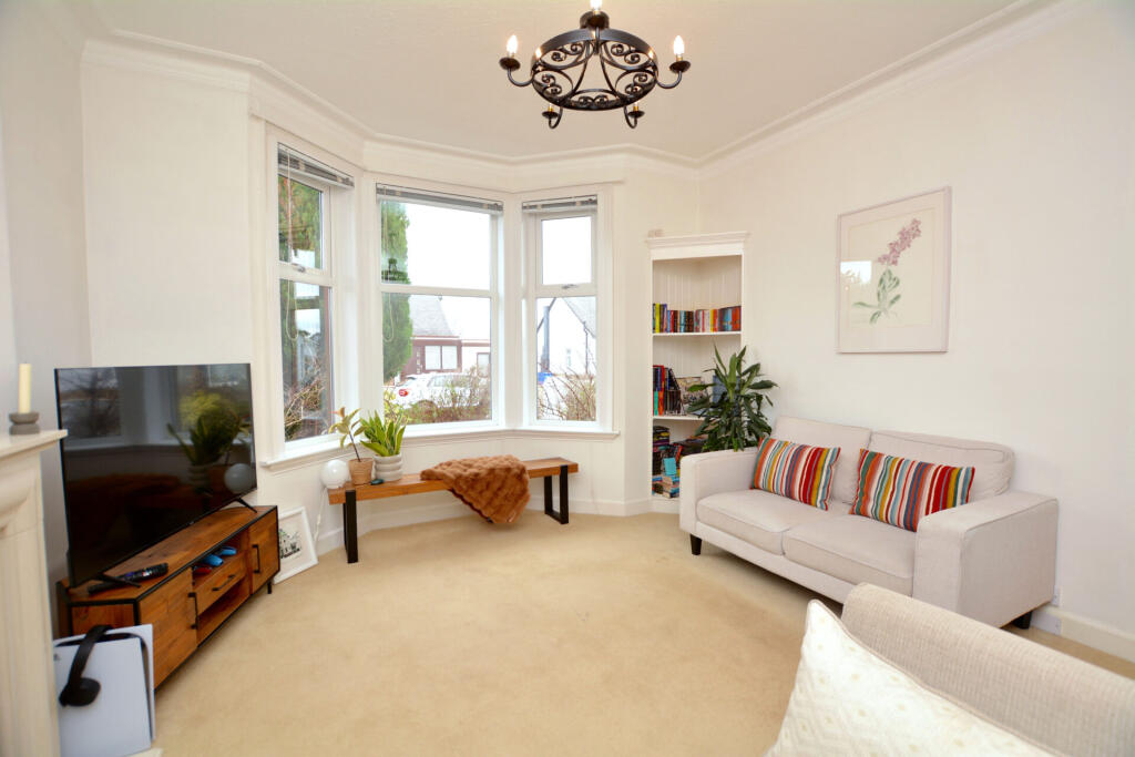 35 Caerlaverock Avenue, Prestwick, KA9 1HS photo 4