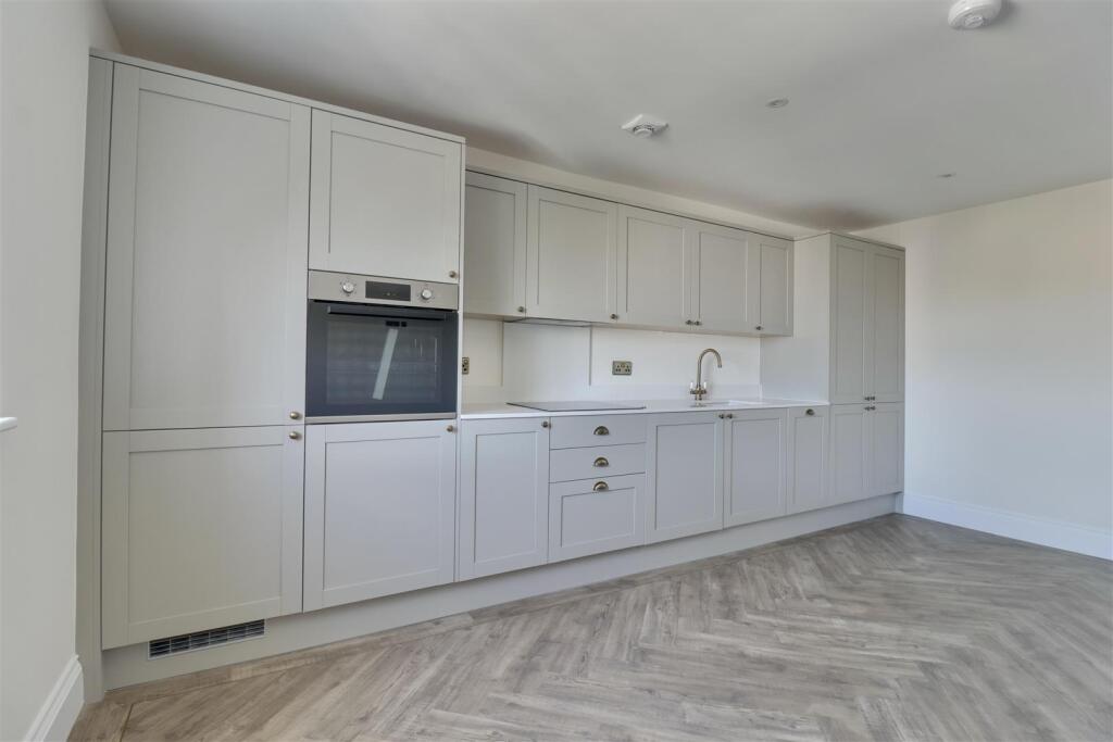 Apartment in Portsmouth - View 5