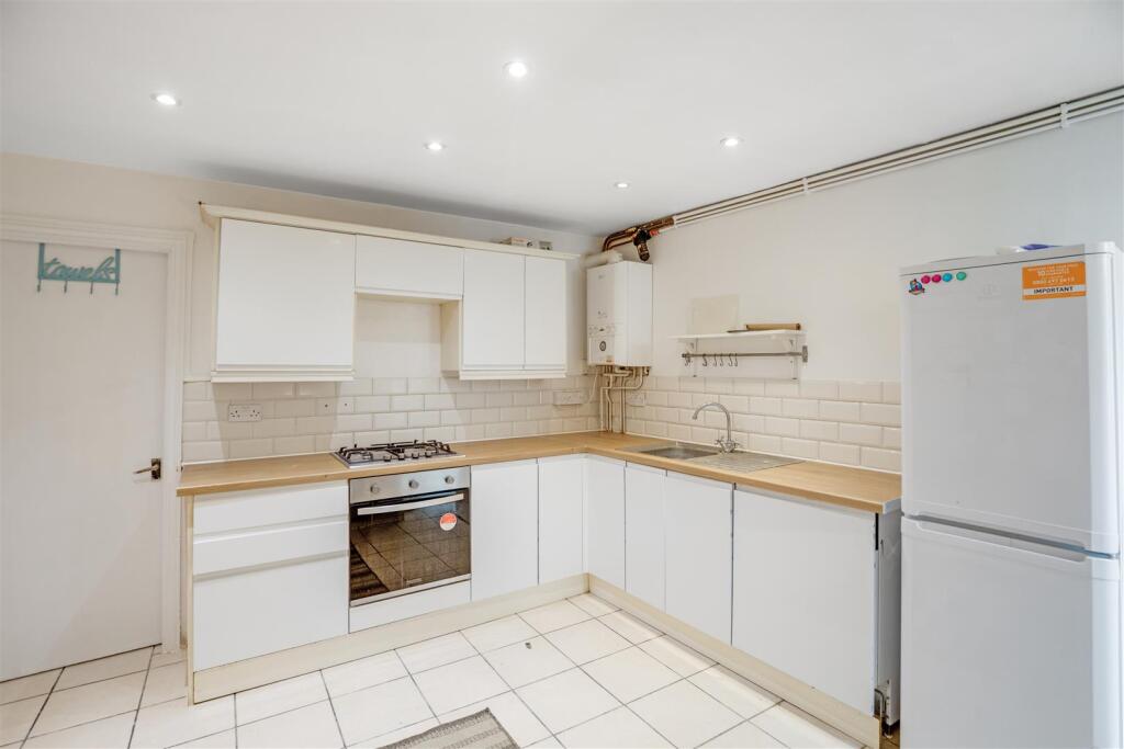 Apartment in London - View 3