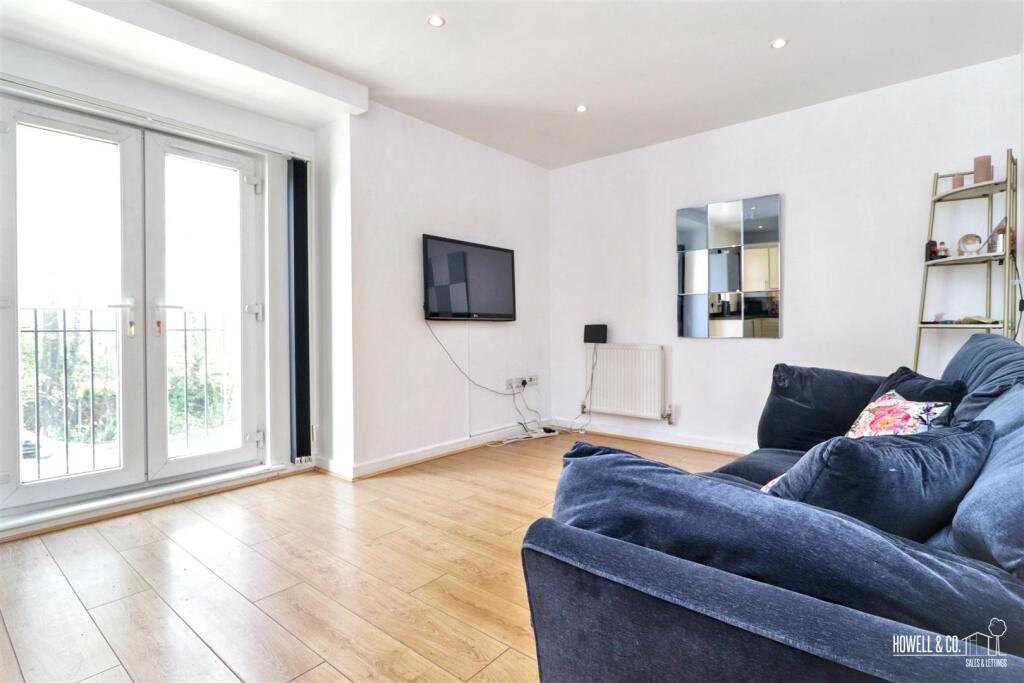 Apartment in Warrington - More