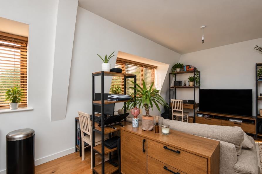 Apartment in Norwich - View 3