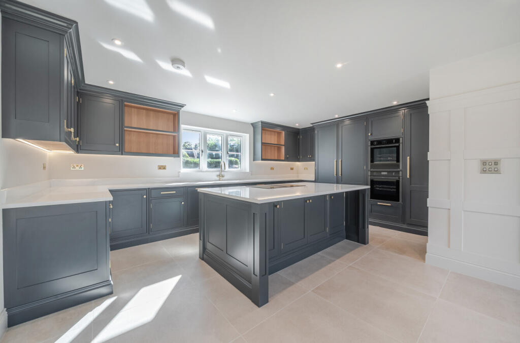 House in Southampton - View 3