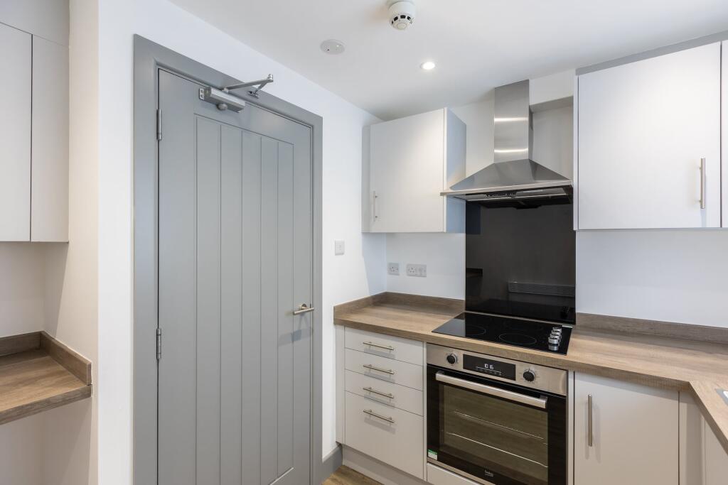 Apartment in Chester - View 5