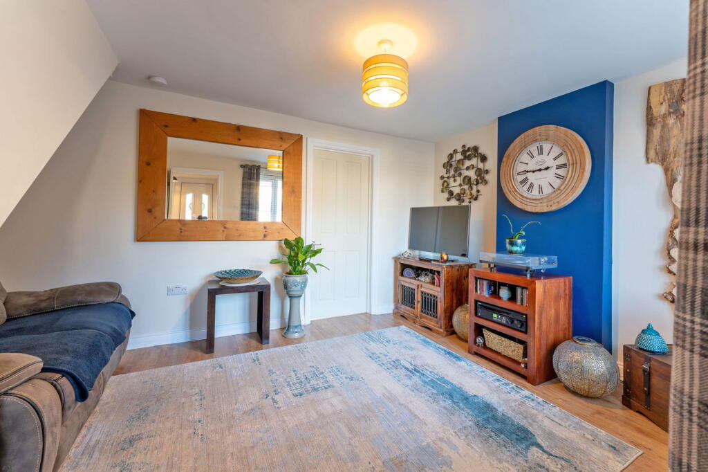 Alington Close, Finedon, Northamptonshire, NN9 5DF photo 3
