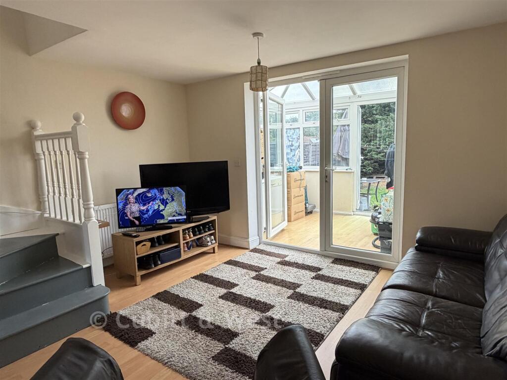House in Redhill - View 2