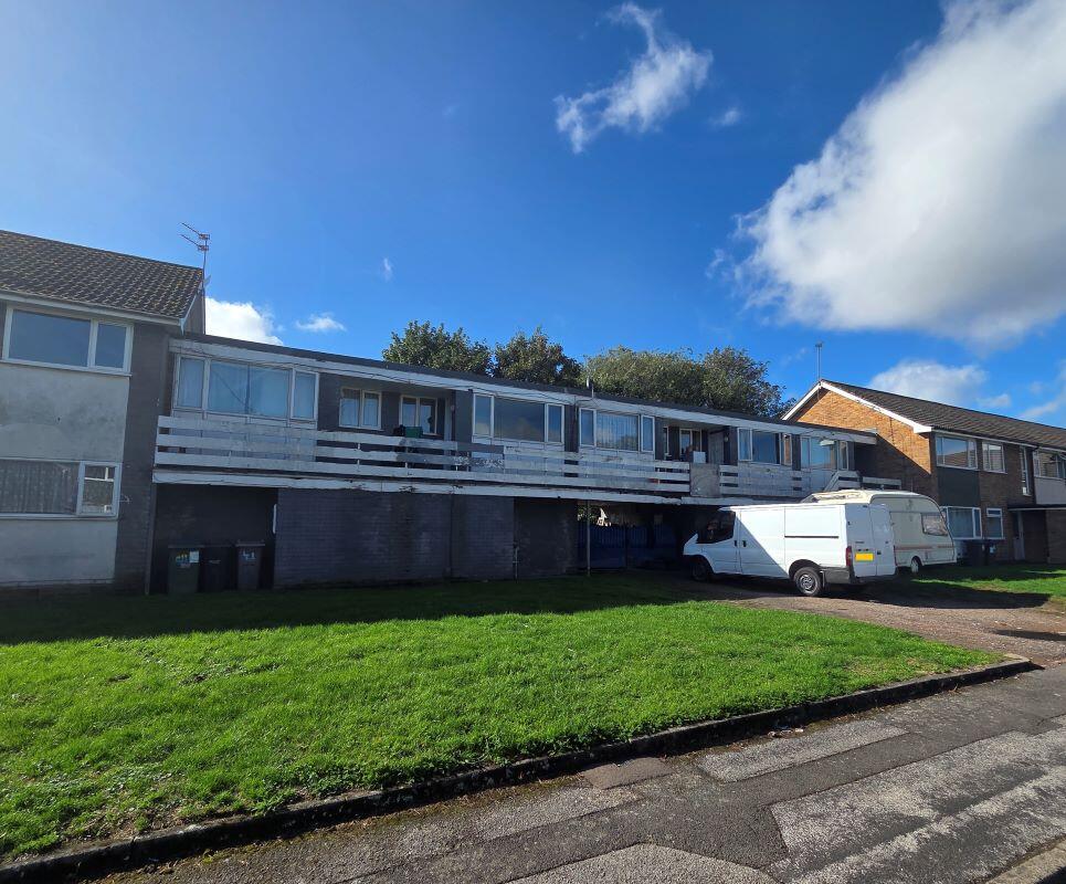 1-bed flat on 44 Tudor Court, Tipton, West Midlands, DY4 8UX, £39,000