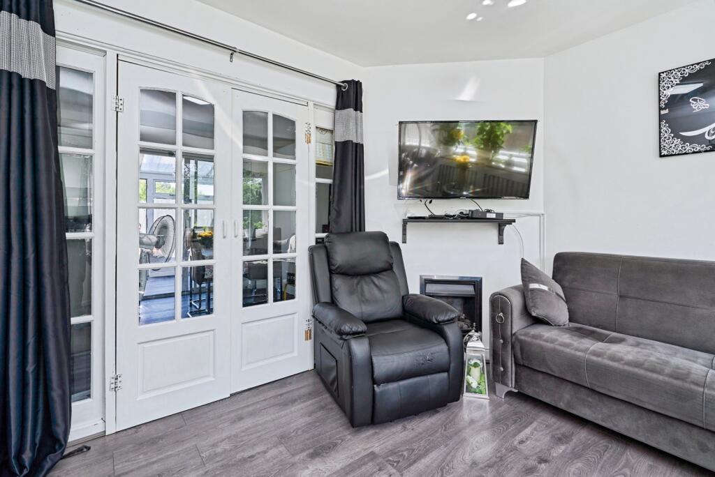 House in Sandwell, West Midlands - View 3
