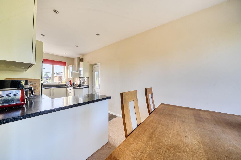 House in Worcester - View 5