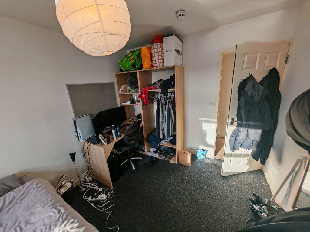 6 bedroom house for rent